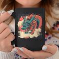 大胆でクールな外観の素晴らしい日本のドラゴン。 コーヒーマグ 面白い贈り物