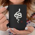 巳年 シンプルな白蛇デザイン 幸運を願うお守り コーヒーマグ 面白い贈り物