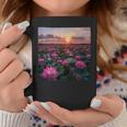 蓮の花畑 美しい夕日のグラフィック コーヒーマグ 面白い贈り物