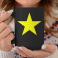 複数の色にイエロースター。 コーヒーマグ 面白い贈り物