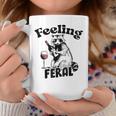 Feeling Feral アライグマ ミーム アルコール 飲酒 恋人 男性 女性 コーヒーマグ 面白い贈り物