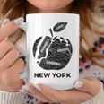 New York City The Big Apple Graphic New York City コーヒーマグ 面白い贈り物