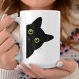 【覗くネコ】黒猫 にゃんこ 猫好き 猫 可愛い ネコ 子猫 ネコ好き 面白い 変な 遊び心 ネタ ウケ狙い おもしろ コーヒーマグ 面白い贈り物