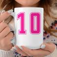 ピンク色背番号 10 チーム短大スポーツピンク色背番号付きユニフォーム コーヒーマグ 面白い贈り物