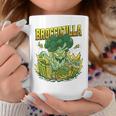 都市を攻撃する巨大なブロッコリーモンスター面白いブロッコリー コーヒーマグ 面白い贈り物