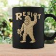 Resist サスカッチティー—面白いクリプティッド抗議 コーヒーマグ ギフトのアイデア