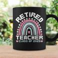 Retired Teacher Class Of 2025 Rainbow Retro Graduation コーヒーマグ ギフトのアイデア