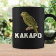 かわいいカカポの鳥が木に座っている コーヒーマグ ギフトのアイデア