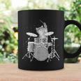 キュートで面白い猫のドラマー ドラムを弾くパンク ロックスター グラフィック コーヒーマグ ギフトのアイデア
