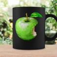 噛まれた青リンゴのイラスト コーヒーマグ ギフトのアイデア