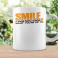 Smile It Makes People Wonder What You're Up To コーヒーマグ ギフトのアイデア