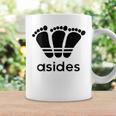 【バックプリント・背中側】アシデス Asides 足です。【変なデザイン屋さん】スポーツ ブランド パロディ 面白 コーヒーマグ ギフトのアイデア