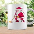 ゴルフをする面白い醜いクリスマスサンタ。 コーヒーマグ ギフトのアイデア
