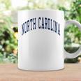 ノースカロライナ代表チームのスタイル ネイビーテキスト 長袖tシャツ コーヒーマグ ギフトのアイデア