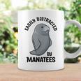 マナティーに気を取られる かわいい 海の動物 マナティー コーヒーマグ ギフトのアイデア