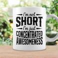 私は背が低いのではなくただ凝縮しているだけです素晴らしさ コーヒーマグ ギフトのアイデア