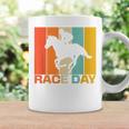 面白い 競馬 ビンテージ レースデー Ky ダービー 馬 ジョッキー コーヒーマグ ギフトのアイデア