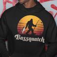Basssquatch ビッグフット 釣り バス フォレスト シルエット パーカー 面白い贈り物