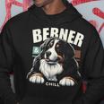 Berner And Chill バーニーズマウンテンドッグ 面白いグラフィックtシャツ パーカー 面白い贈り物