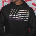 Husband Daddy Protector Hero American Flag Cool Dad パーカー 面白い贈り物