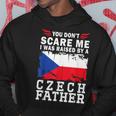 Raised By A Czech Father Father's Day Czech Republic Flag パーカー 面白い贈り物