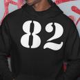 エイティツー 数字 82 ナンバー パーカー 面白い贈り物