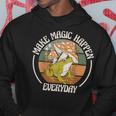 カエルとキノコ 毎日魔法を起こしましょう。 パーカー 面白い贈り物