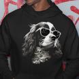 キャバリア・キング・チャールズ・スパニエル犬とサングラス パーカー 面白い贈り物