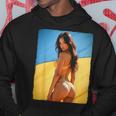 セクシーガールグラフィックtシャツ 「モダンピンナップガール&ウクライナ国旗」 パーカー 面白い贈り物