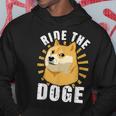 ドージコイン クリプト ライド ザ ドージ 面白い Memecoin パーカー 面白い贈り物