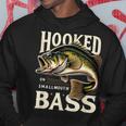 フックオンスモールマウスバスフィッシングシャツ パーカー 面白い贈り物