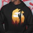 レトロサンセットツリークライマーアーボリスト。 パーカー 面白い贈り物