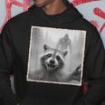 怖いアライグマのセルフィーとビッグフット&面白いサスカッチ。 パーカー 面白い贈り物