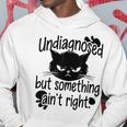 Undiagnosed Butomething Ain't Right パーカー 面白い贈り物