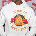 あなたに会うためにチーズクラストとスライス用のスライスが入ったピザ。 長袖tシャツ パーカー 面白い贈り物