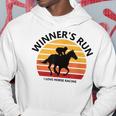 競馬ファンや馬好きの方にお勧め 勝者の走り オシャレな競馬イラスト パーカー 面白い贈り物