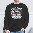Chilling With Mynowmies 冬の雪だるまファミリーデザイン スウェットシャツ 高齢者への贈り物