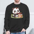 パンダを食べるストロベリーケーキ スウェットシャツ 高齢者への贈り物