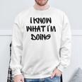 I Know What I'm Doing 面白いホワイトライパーティーアイデア スウェットシャツ 高齢者への贈り物