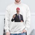 トランプの帽子をかぶったバイデンの陽気なグラフィック 長袖tシャツ スウェットシャツ 高齢者への贈り物