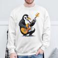 ベースギターを弾くペンギン ペンギン スウェットシャツ 高齢者への贈り物