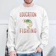 教育は重要ですが、釣りは重要です 面白い 長袖tシャツ スウェットシャツ 高齢者への贈り物