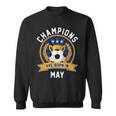Champion Are Born In May フットボール サッカーボール 誕生日プレゼント 長袖tシャツ スウェットシャツ