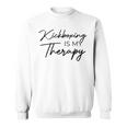 キックボクシングは私のセラピー スウェットシャツ