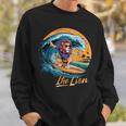 おもしろい ライオン サーフィン ライオン スポーツ サーファー 動物 恋人 夏 スウェットシャツ 彼への贈り物