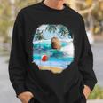 ビーチでのカピバラサーフィンおかしい スウェットシャツ 彼への贈り物