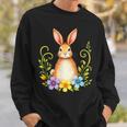 花と葉を持つ愛らしいウサギ 自然デザイン スウェットシャツ 彼への贈り物