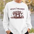 Stay Trashy Raccoon Opossum スウェットシャツ 彼への贈り物