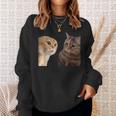 2匹の猫がミームを話す スウェットシャツ 彼女への贈り物