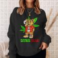 Doobie Bear 大麻の葉 雑草愛好家 マリファナギフト スウェットシャツ 彼女への贈り物